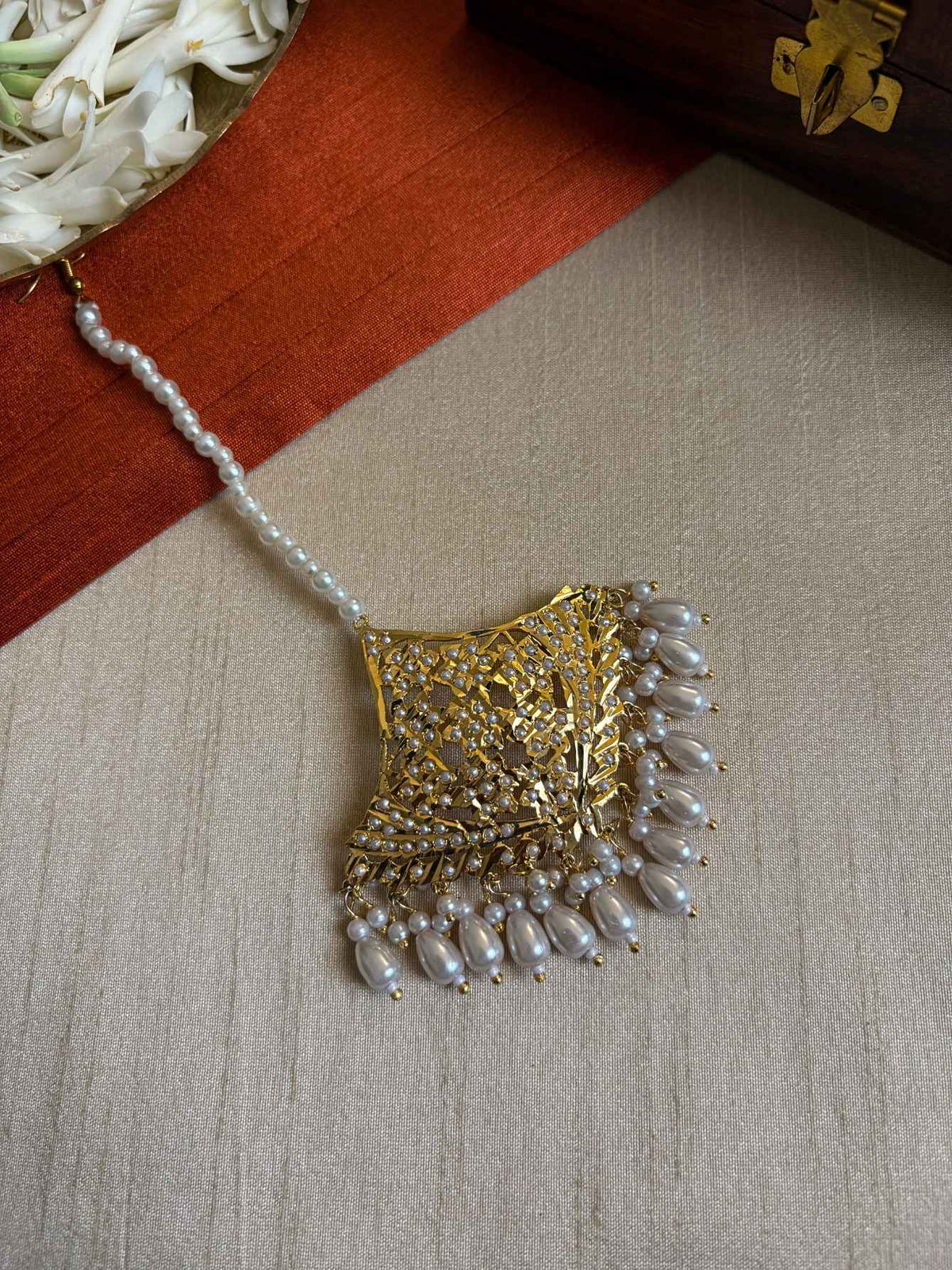Bebaak Jadau Earrings