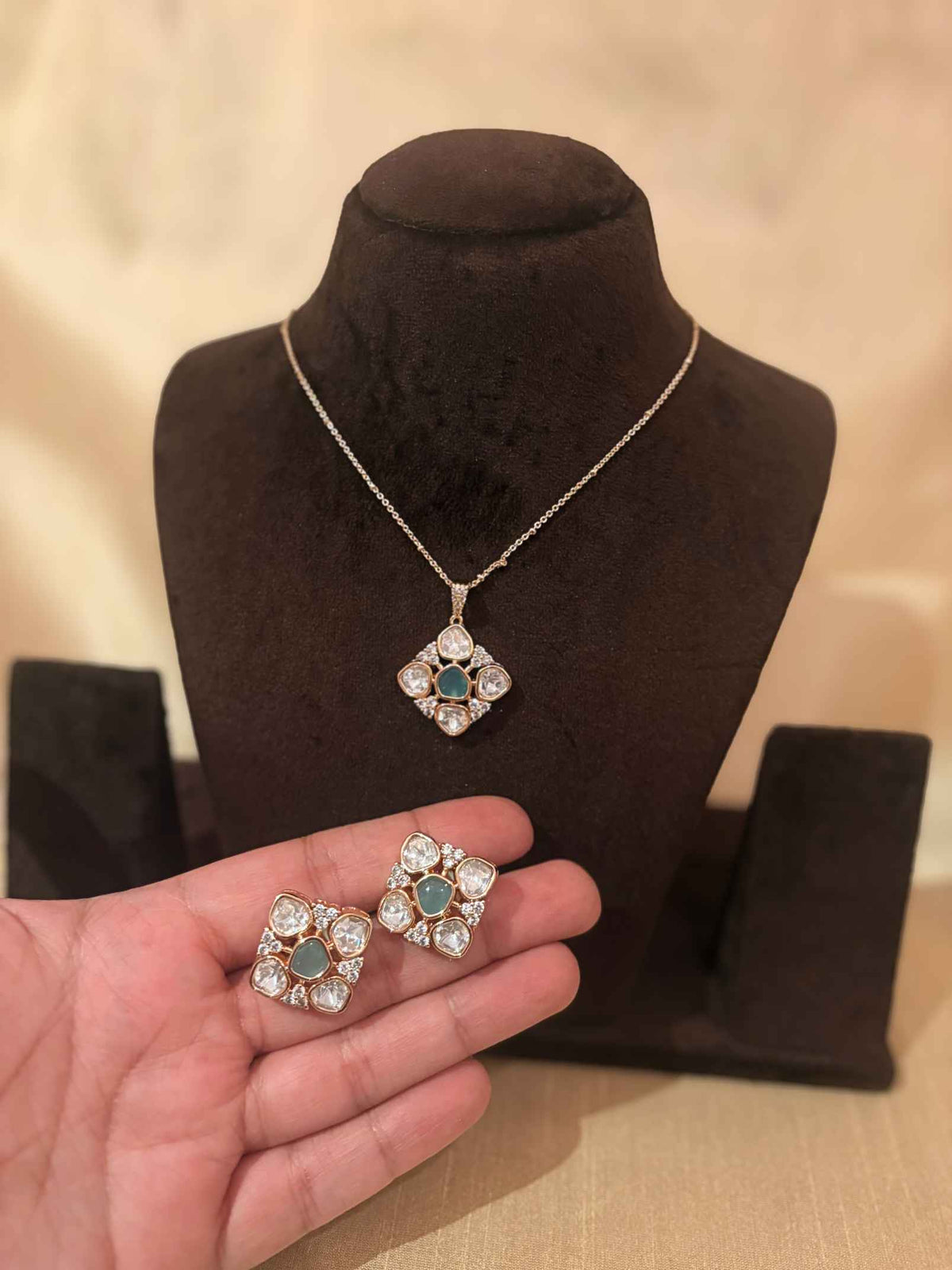 Khaas Polki Pendant Set
