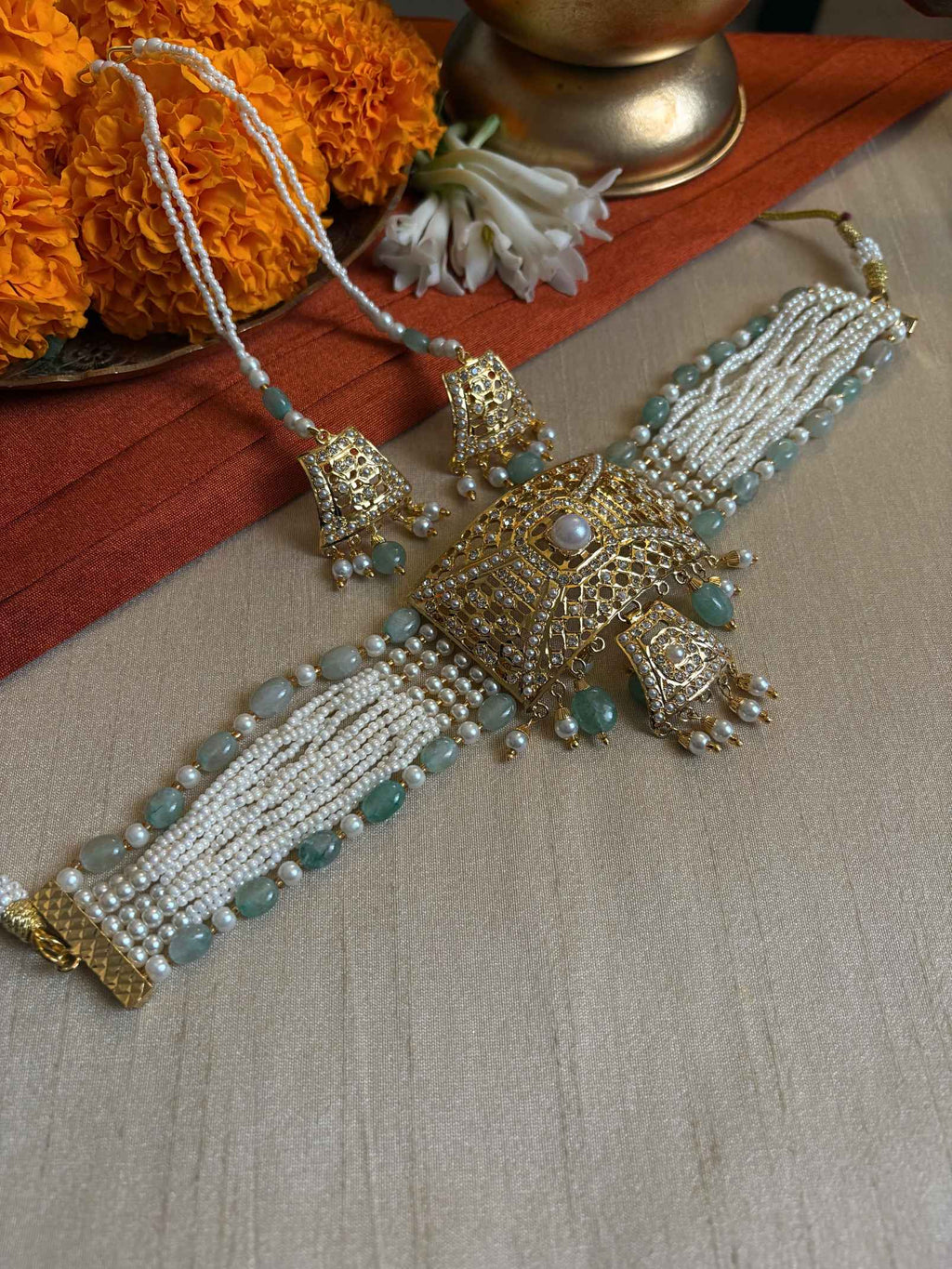 Mannat Jadau Choker Set