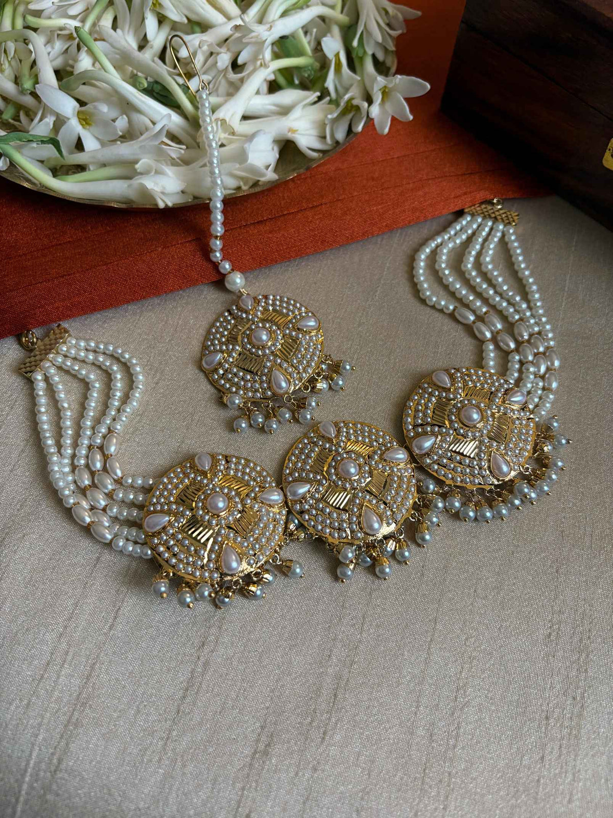 Viraasat Jadau Necklace Set